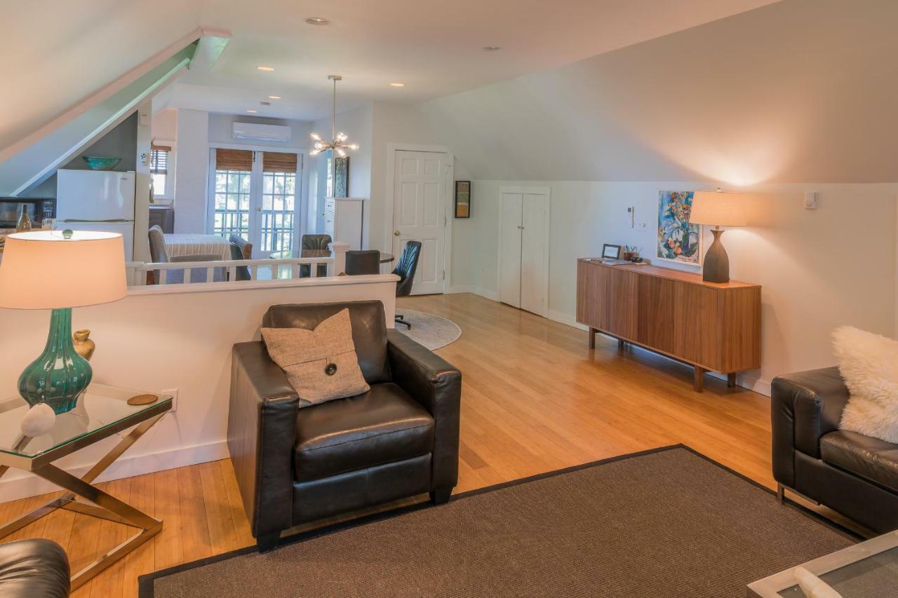 The Carriage House Loft Daire Kingston Dış mekan fotoğraf
