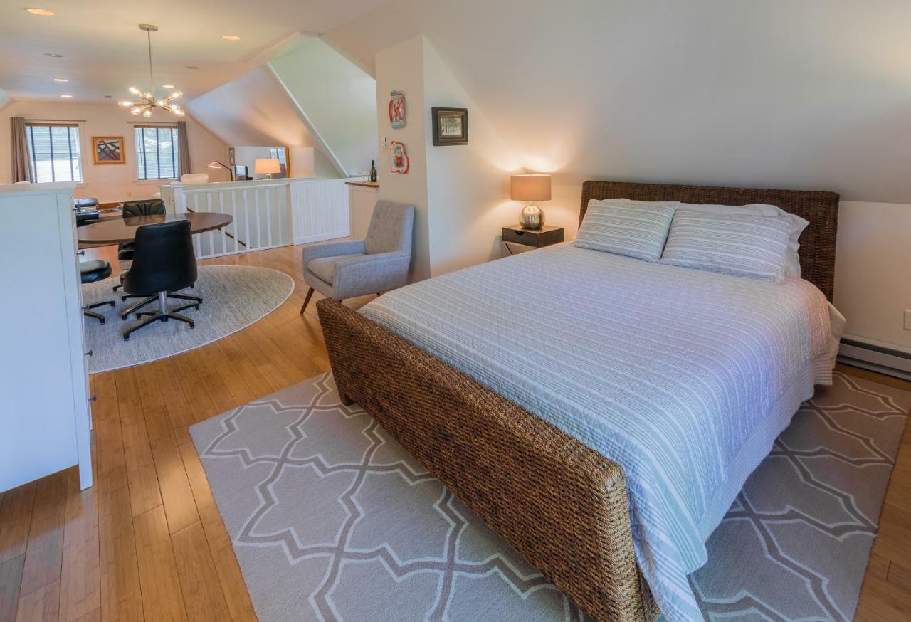 The Carriage House Loft Daire Kingston Dış mekan fotoğraf