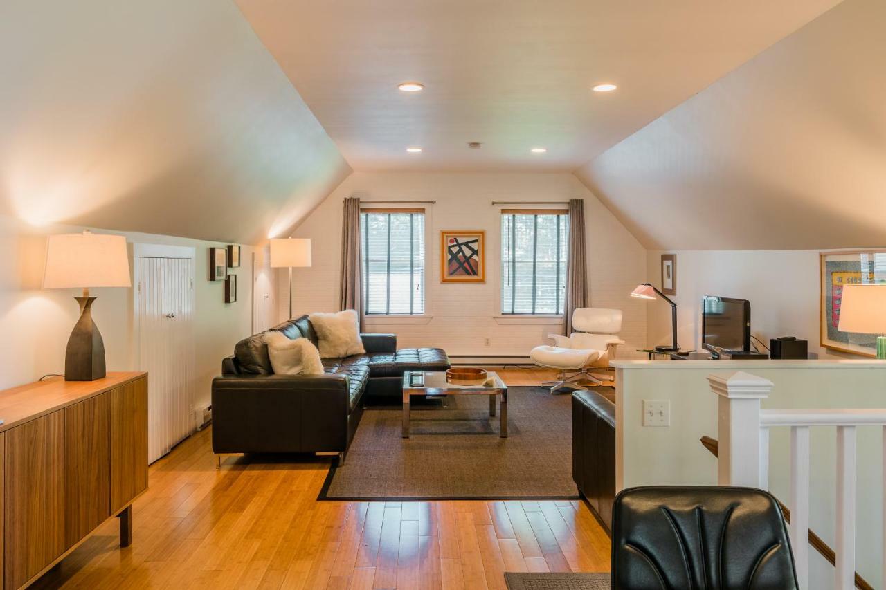 The Carriage House Loft Daire Kingston Dış mekan fotoğraf